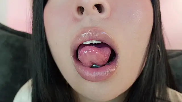 mia_roux1n Live XXX chat