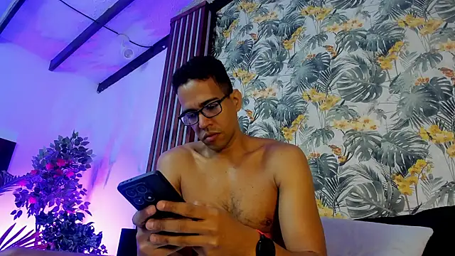 แชท XXX สดของ JacobDraven
