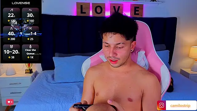 Issac_james_ লাইভ XXX চ্যাট