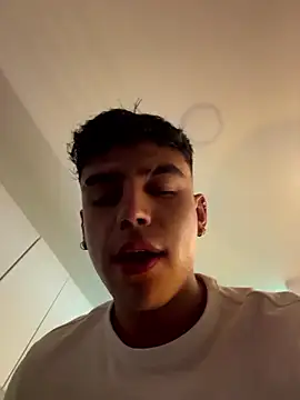 aronnhidden – Naživo XXX chat