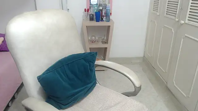 leonela_69 élő XXX-chatje