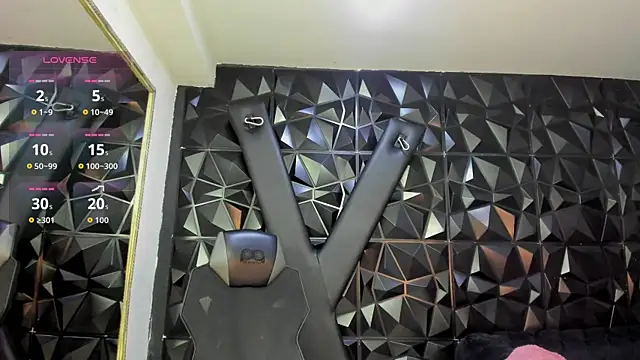 nahomyrusell_'s Live XXX Chat