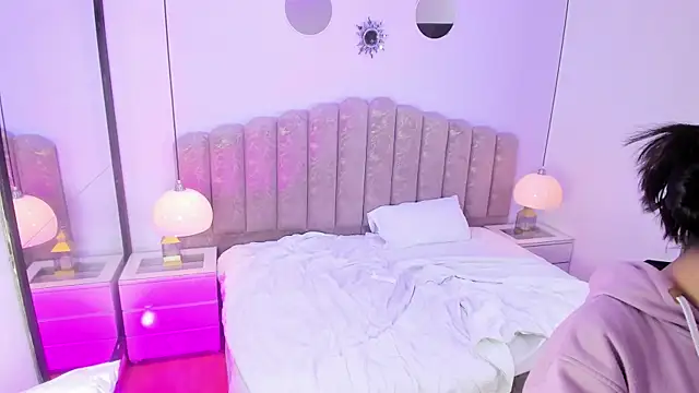 Channel_sofia élő XXX-chatje