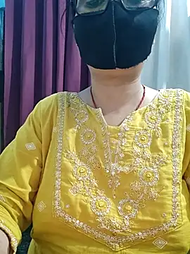 Aishwaryaa_69's Live XXX Chat