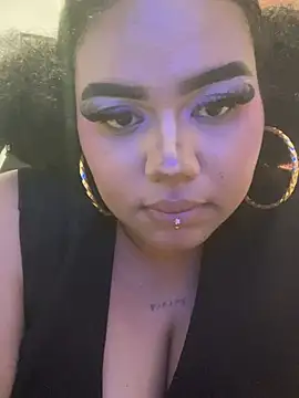 Chatroom XXX en direct de SunniieeFrequency