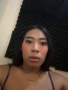 hugecock_tamira Pertunjukan Webcam