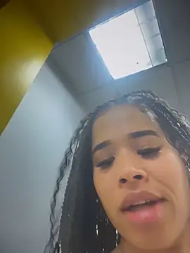 Chat +18 de EmmaExoticaXXX ao vivo