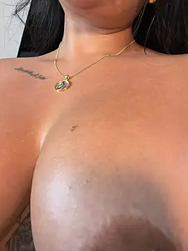 Chat +18 de Serafina_del_Mar__ ao vivo