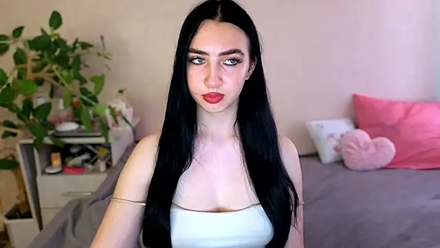 WildKittenX_ Adlı Modelin Canlı XXX Sohbeti