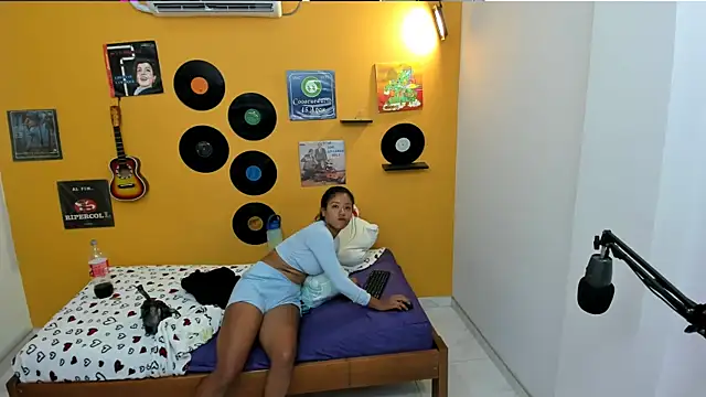Chat XXX ao vivo de lilithevil32