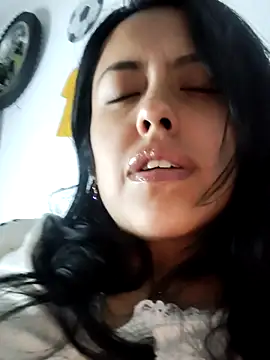 Queen_Ashly Adlı Modelin Canlı XXX Sohbeti