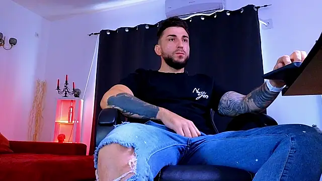 Онлайн чат XXX MightyAaron66