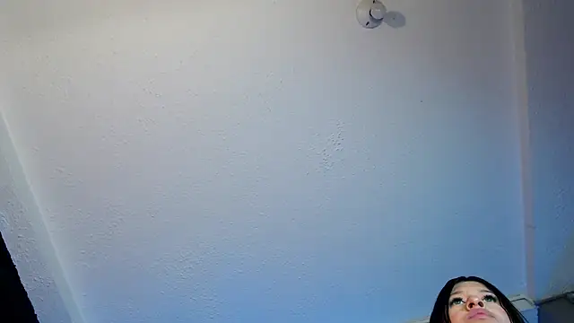 sharlot_hs' Live XXX Chat