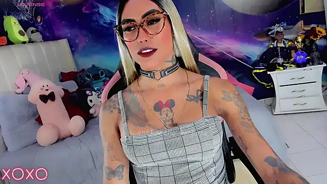 Nella_DollsのライブXXXチャット