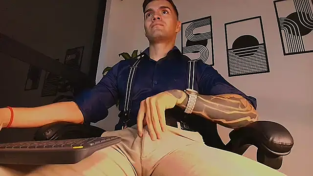 ALPHA_DOMINUS_ XXX чат на живо