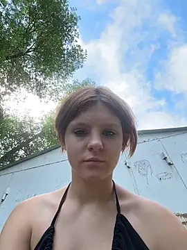 NinaParri Adlı Modelin Canlı XXX Sohbeti