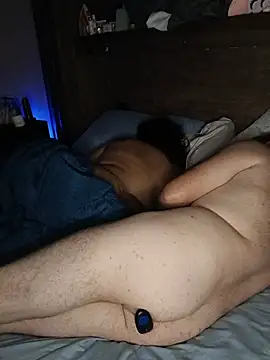 ThisGuy42o's Live XXX Chat