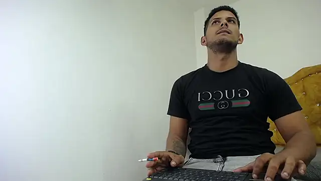 Chris_Dick23のウェブカメラショー