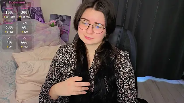دردشة Kitty-Katty الجنسية المباشرة