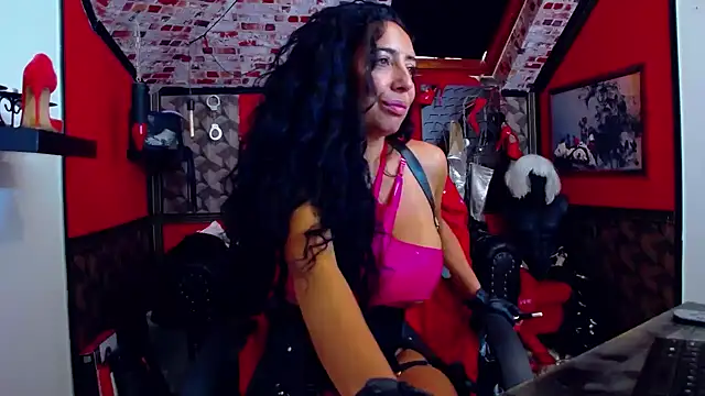 DommeBellatrix's Live XXX Chat
