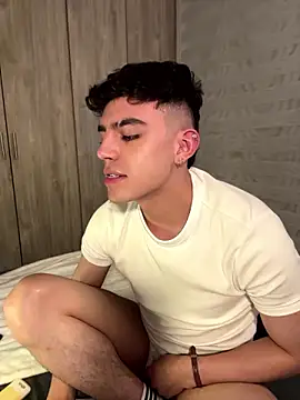 aronnhidden – Live XXX-chat