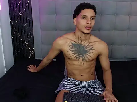 kai_storm77 Chat XXX in diretta