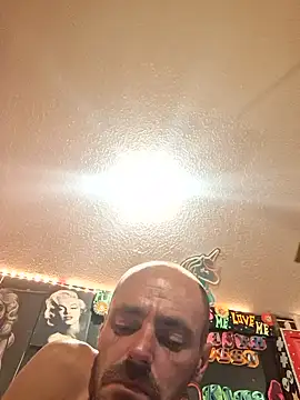 XXX chat uživo modela DaddyAndSplashQueen