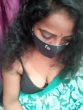 manisha7366 Adlı Modelin Canlı XXX Sohbeti