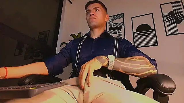 ALPHA_DOMINUS_ live XXX chat