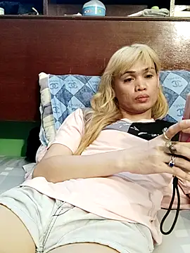 Chat XXX en directo de QueenSoreal
