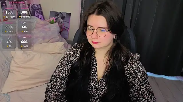 Kitty-Kattyn Live XXX chat