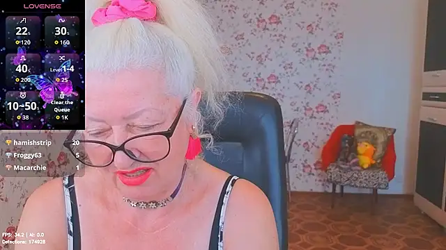 Maya_Mayflower: онлайн-секс-чат