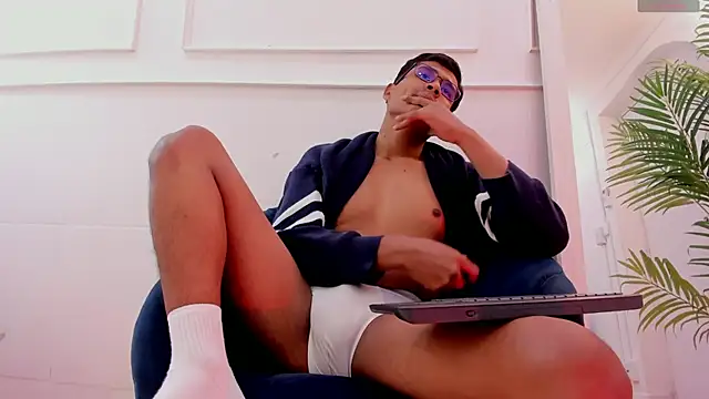 ThiagoVega_ Chat XXX live