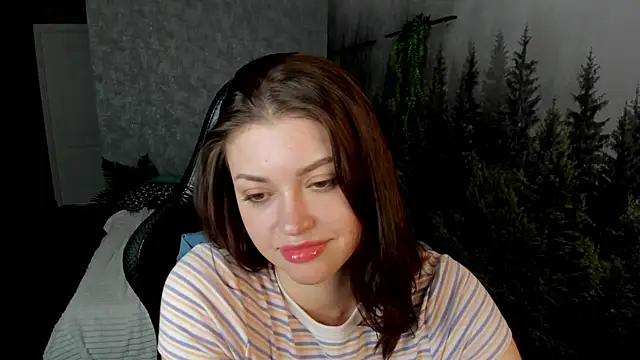 Maya-Mimi live XXX chat