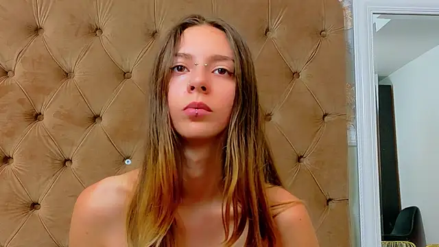 Chat +18 de CoraVex ao vivo