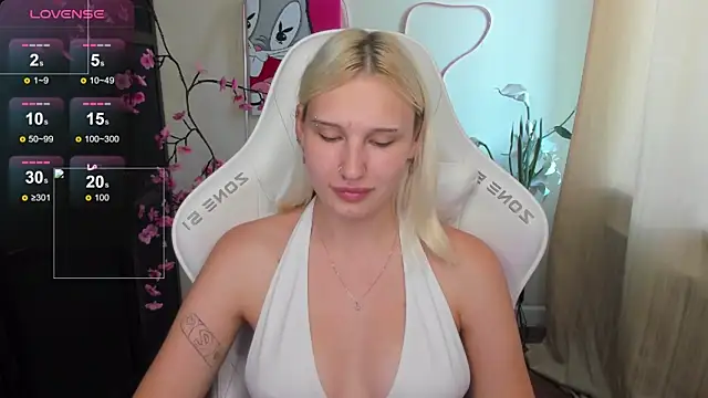EvelinaLuu – Live XXX-chat