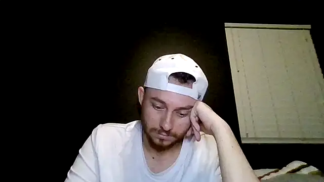 Mikecloudyhawk Chat XXX in diretta