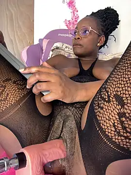 Chat +18 de kendra_smiitch ao vivo