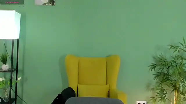 LeticiaRomano Adlı Modelin Canlı XXX Sohbeti