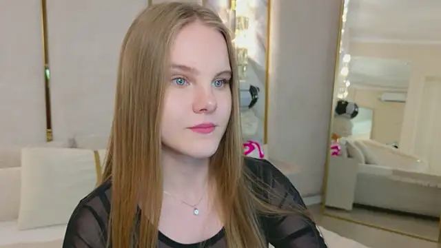 Lili_Lohan Live XXX-chat