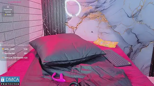 Онлайн чат XXX MaeveKuro