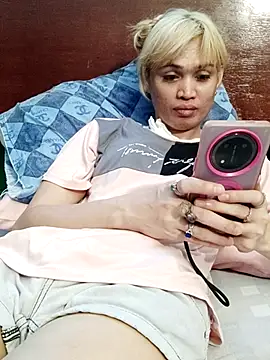QueenSoreal's Live XXX Chat