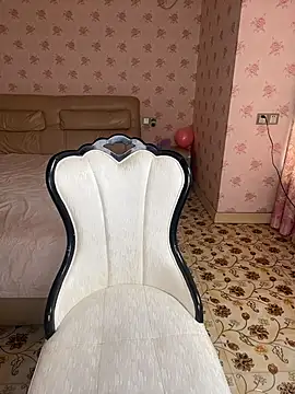 YiYi-2026's Live XXX Chat