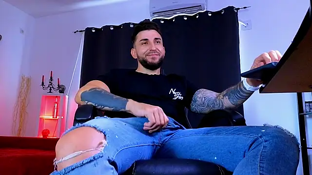 Živý XXX chat MightyAaron66
