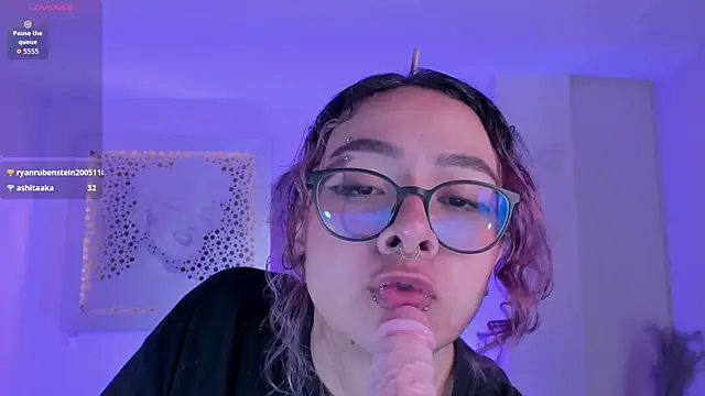 XXX chat uživo modela LoiseHarper