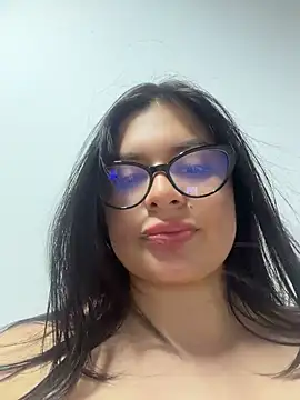 AntonellaJones777 Adlı Modelin Canlı XXX Sohbeti
