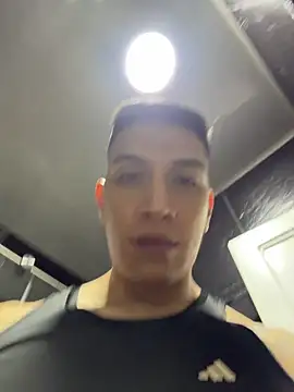 OliverWest04 Chat XXX live