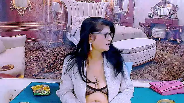دردشة IndianAllure الجنسية المباشرة