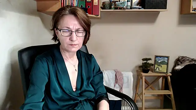 Chat +18 de katemodel ao vivo
