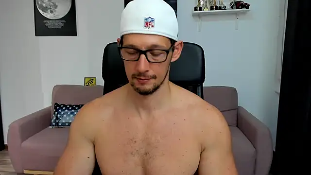 BrutusK08 Adlı Modelin Canlı XXX Sohbeti